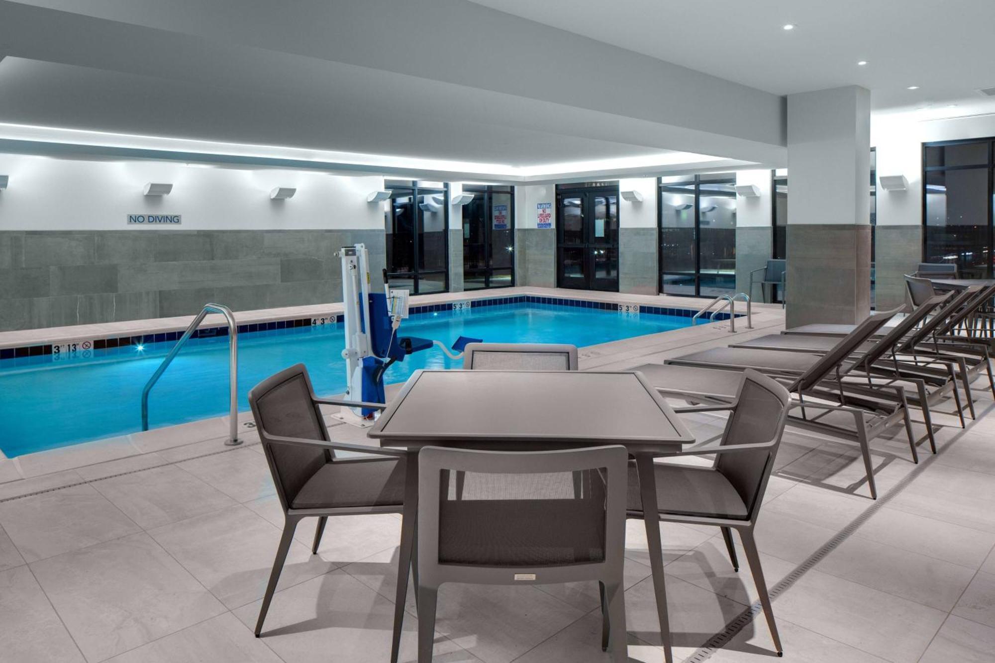 Courtyard By Marriott Jefferson City Extérieur photo